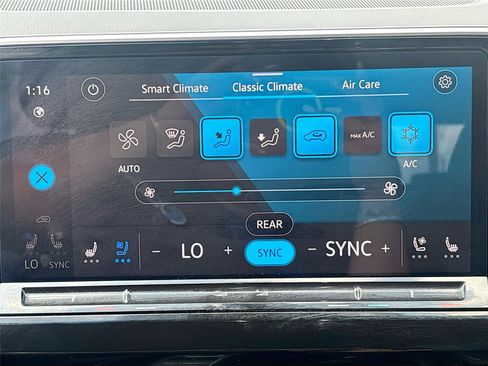 Used 2025 Volkswagen Atlas SE image 15