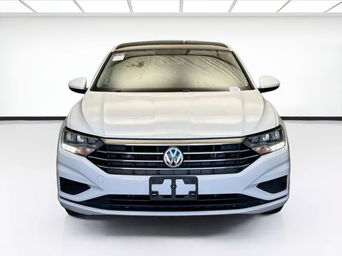 Used 2019 Volkswagen Jetta SE w/ Cold Weather Package image 2