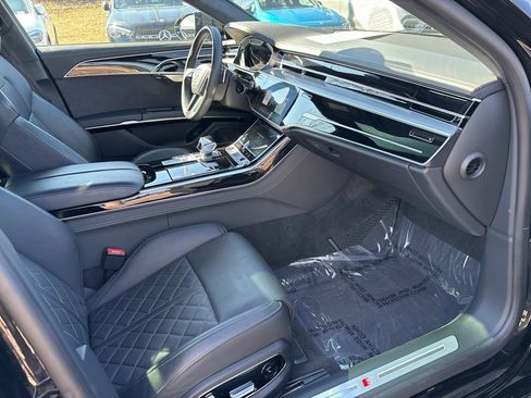 Used 2022 Audi S8 w/ S8 Comfort Plus Package AWD/4WD image 10