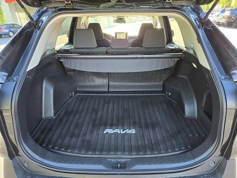 Used 2023 Toyota RAV4 LE AWD/4WD image 18