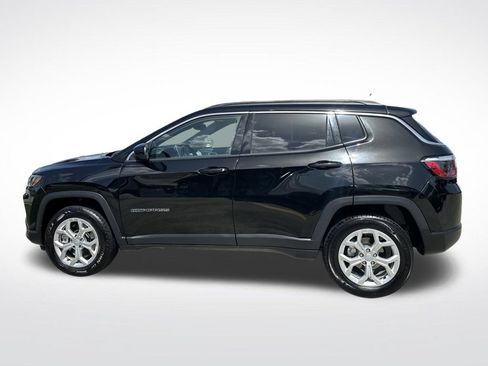 Used 2024 Jeep Compass Latitude AWD/4WD image 11