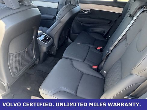 Certified 2025 Volvo XC90 B6 Plus image 30