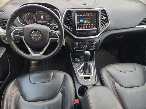 Used 2016 Jeep Cherokee Trailhawk w/ Leather Interior Group AWD/4WD image 16
