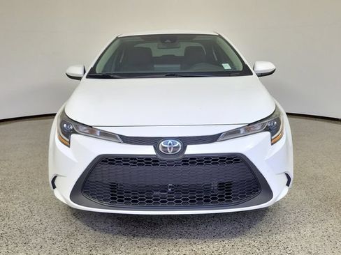 Used 2022 Toyota Corolla LE FWD image 3