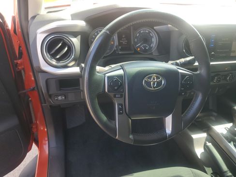 Used 2017 Toyota Tacoma SR5 w/ Tow Package RWD image 15