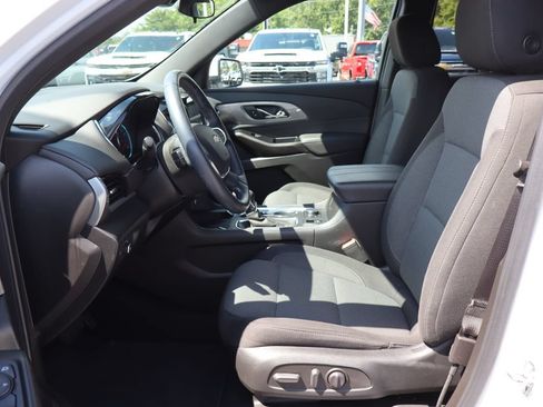 Used 2023 Chevrolet Traverse LT AWD/4WD image 4