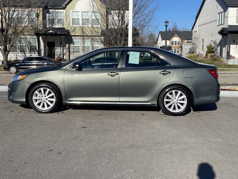 Used 2014 Toyota Camry L image 3
