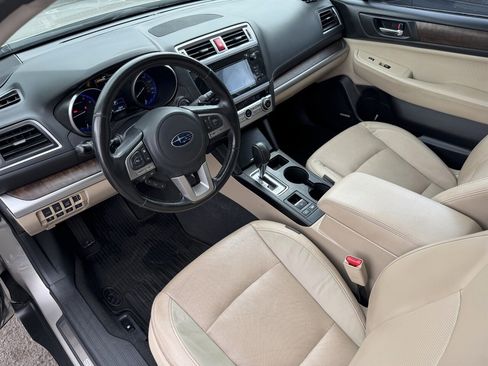 Used 2016 Subaru Outback 2.5i Limited AWD/4WD image 2