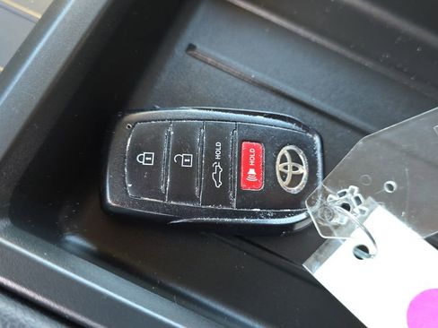 Used 2022 Toyota Tundra SR5 w/ SR5 Convenience Package image 36