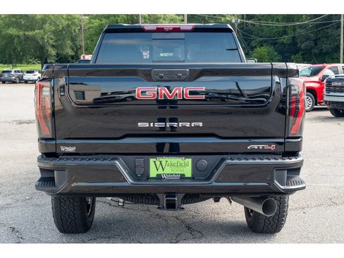 New 2026 GMC Sierra 2500 AT4 w/ AT4 Premium Plus Package AWD/4WD image 7