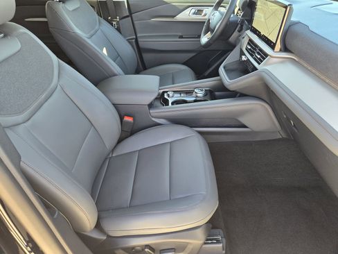 New 2026 Ford Explorer Active w/ Active Comfort Package RWD image 16