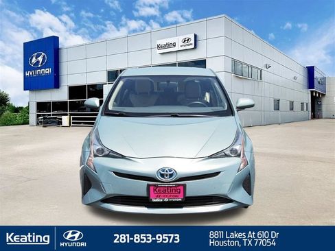 Used 2016 Toyota Prius Two FWD image 2