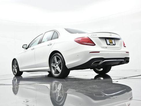 Used 2017 Mercedes-Benz E 300 4MATIC image 20