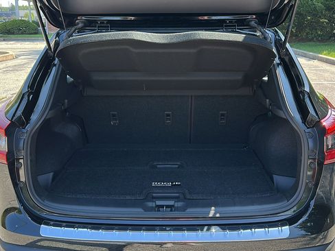 Certified 2022 Nissan Rogue Sport SV w/ Technology Package image 7