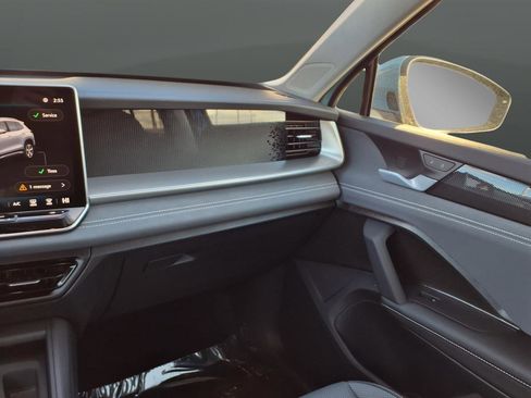 New 2026 Volkswagen Tiguan SE image 17