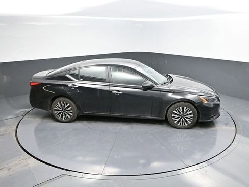 Used 2024 Nissan Altima 2.5 SV image 44