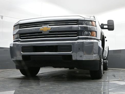 Used 2015 Chevrolet Silverado 2500 W/T AWD/4WD image 31