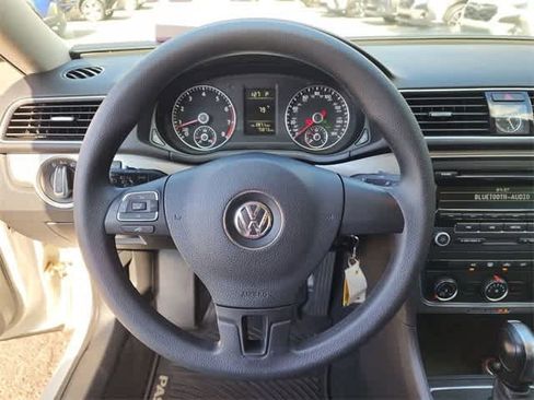 Used 2013 Volkswagen Passat 2.5 S image 20