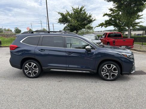 Used 2023 Subaru Ascent Limited w/ Technology Package AWD/4WD image 8