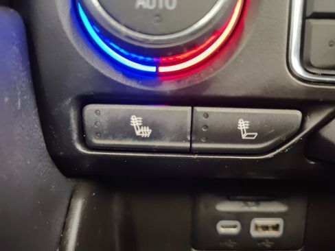 Used 2021 Chevrolet Suburban Z71 w/ Z71 Off-Road Package image 27