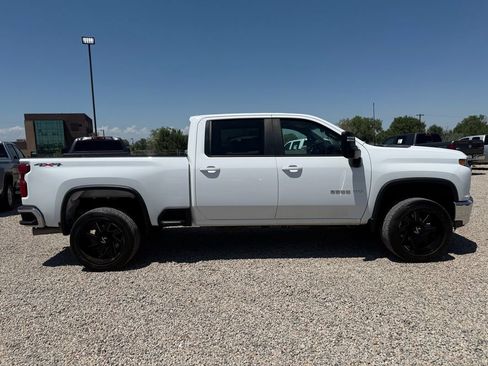 Used 2022 Chevrolet Silverado 2500 LT w/ Fleet Comfort Package AWD/4WD image 12