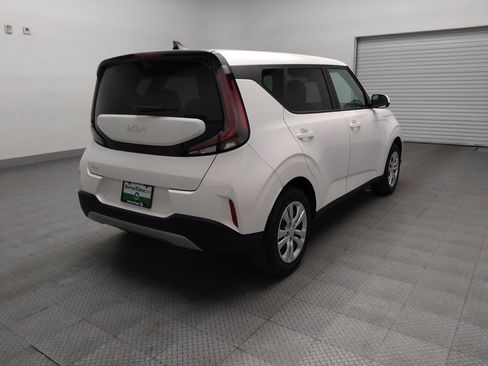 Used 2025 Kia Soul LX image 9
