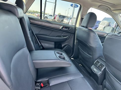 Used 2018 Subaru Outback 3.6R Limited AWD/4WD image 11