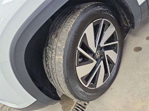 Used 2025 Volkswagen Atlas SE image 33