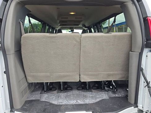 Used 2025 Chevrolet Express 3500 LT w/ LT Preferred Equipment Group RWD image 16