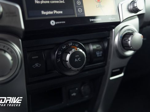 Used 2022 Toyota 4Runner SR5 Premium image 37