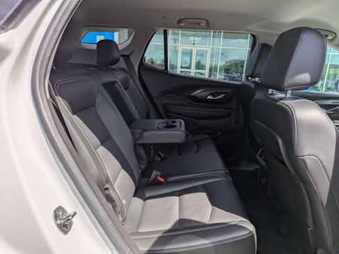 Certified 2024 GMC Terrain SLT AWD/4WD image 38