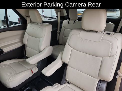 Used 2020 Ford Explorer Platinum w/ Premium Technology Package image 30