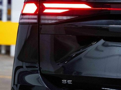 New 2026 Volkswagen Tiguan SE image 6