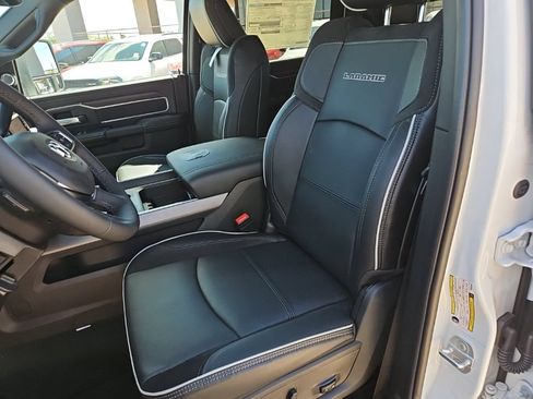 New 2026 RAM 3500 Laramie AWD/4WD image 19