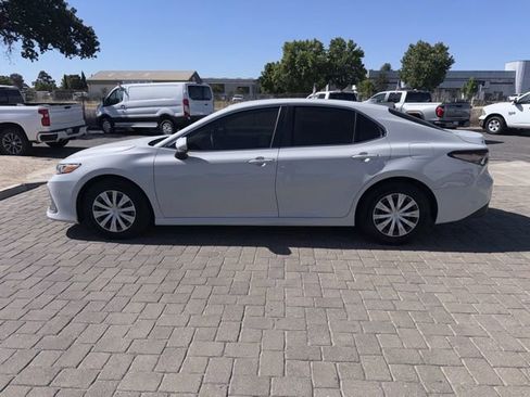 Used 2023 Toyota Camry LE FWD image 5