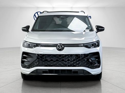 New 2026 Volkswagen Tiguan SE R-Line image 8