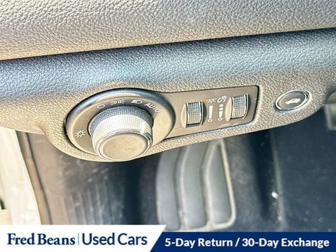 Used 2016 Chrysler 200 Limited FWD image 15