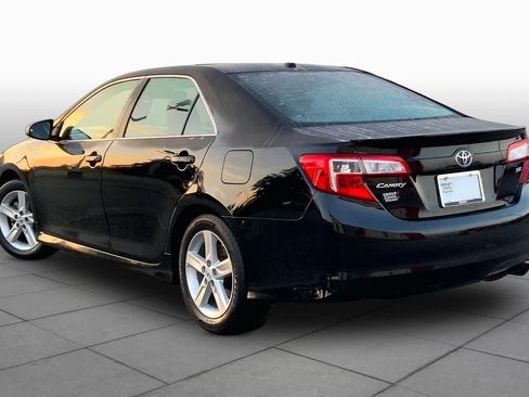 Used 2012 Toyota Camry SE FWD image 10