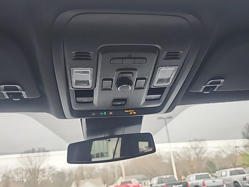 Certified 2024 GMC Yukon SLT w/ SLT Premium Package image 33