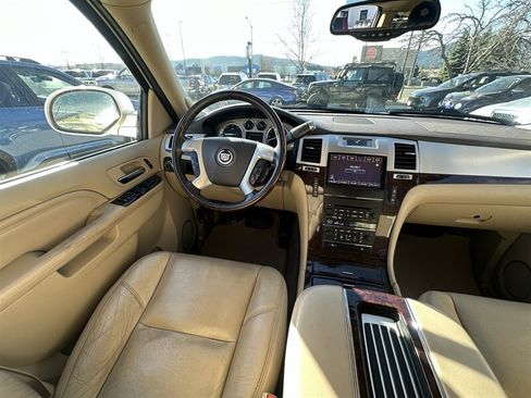 Used 2014 Cadillac Escalade ESV Premium AWD/4WD image 5