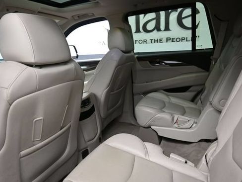 Used 2020 Cadillac Escalade Luxury AWD/4WD image 24