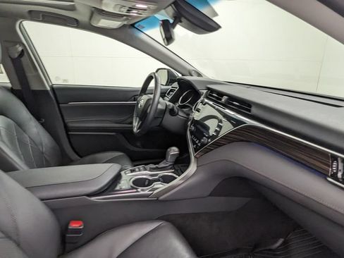 Used 2018 Toyota Camry XLE FWD image 40