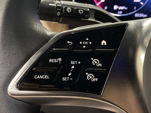 Certified 2025 Mercedes-Benz GLC 300 GLC 300 image 11