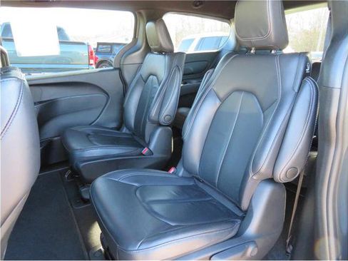 Used 2022 Chrysler Pacifica Touring-L w/ S Appearance Package FWD image 25