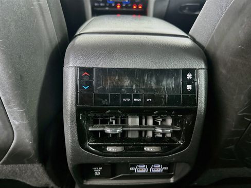 Used 2023 Jeep Grand Cherokee L Laredo AWD/4WD image 27