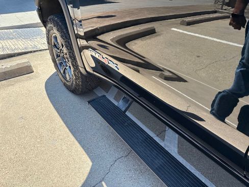 Used 2024 GMC Sierra 1500 AT4X AWD/4WD image 19