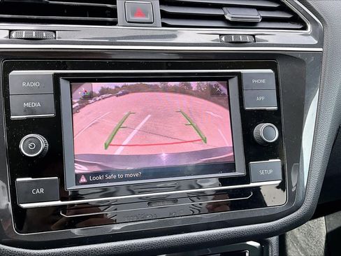 Used 2018 Volkswagen Tiguan S FWD image 25