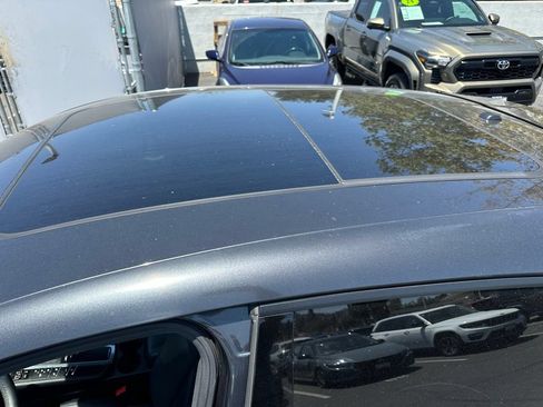 Used 2018 Porsche Macan AWD/4WD image 12