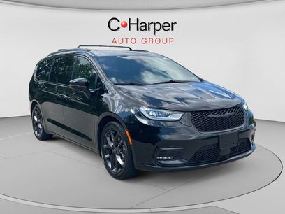 Used 2025 Chrysler Pacifica Limited