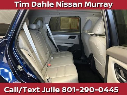 Used 2025 Nissan Rogue SL w/ SL Premium Package AWD/4WD image 18